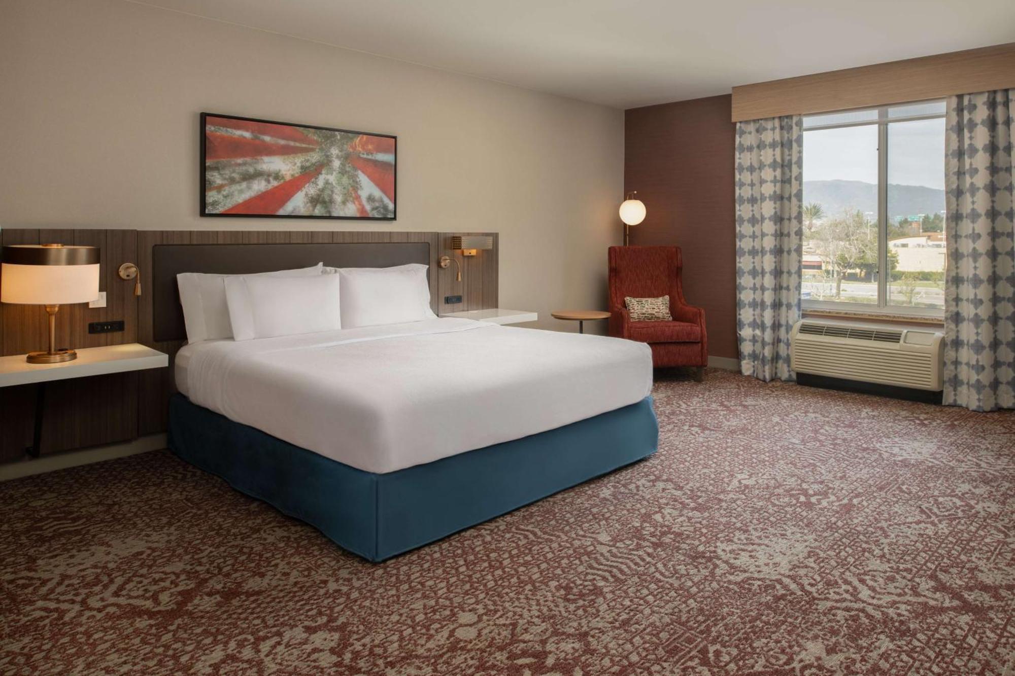 Hilton Garden Inn Fontana Dış mekan fotoğraf