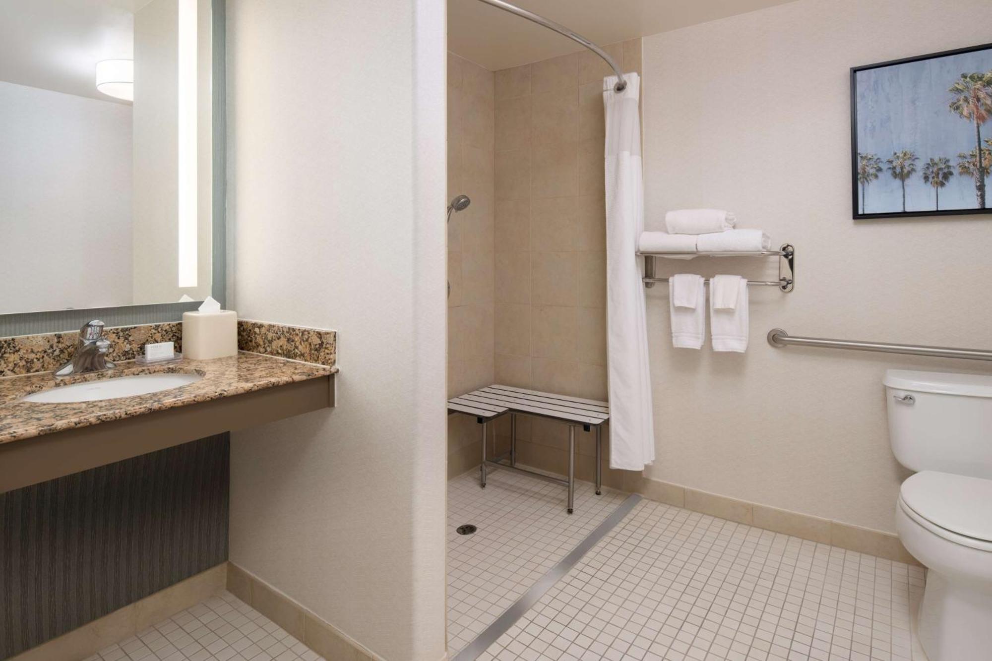 Hilton Garden Inn Fontana Dış mekan fotoğraf