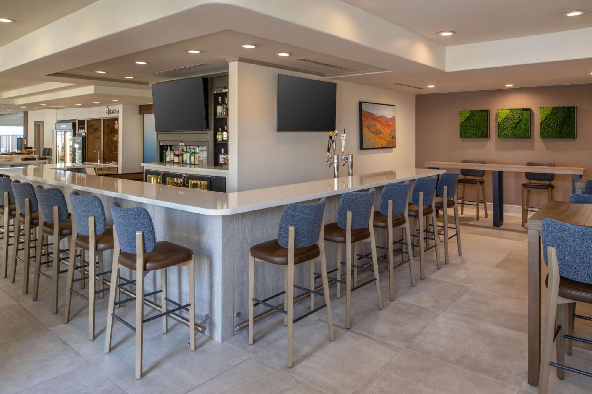 Hilton Garden Inn Fontana Dış mekan fotoğraf