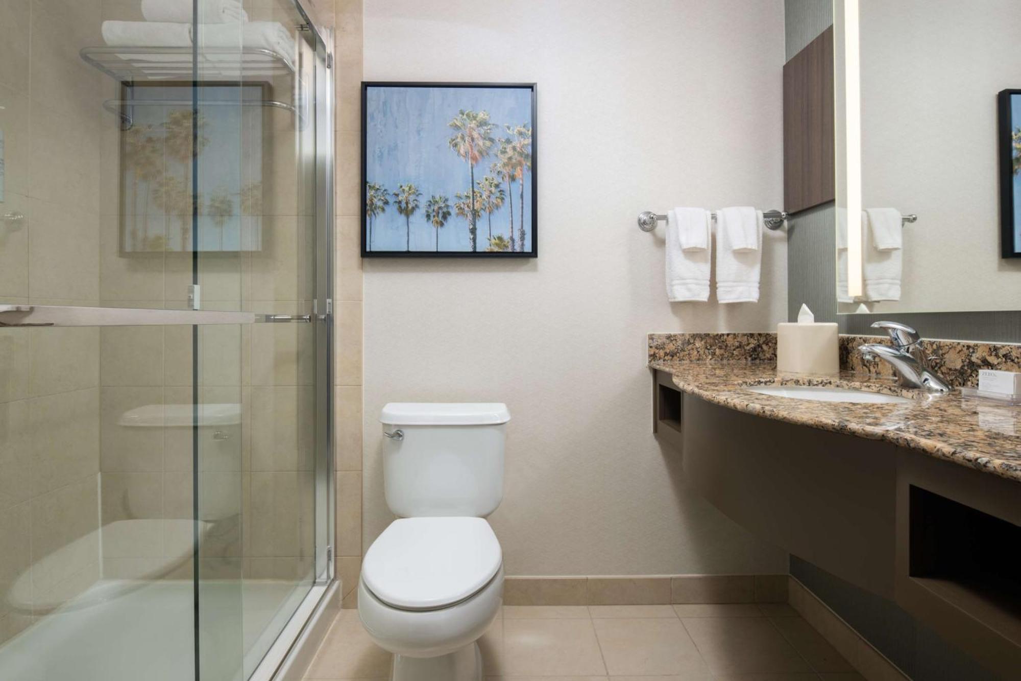 Hilton Garden Inn Fontana Dış mekan fotoğraf