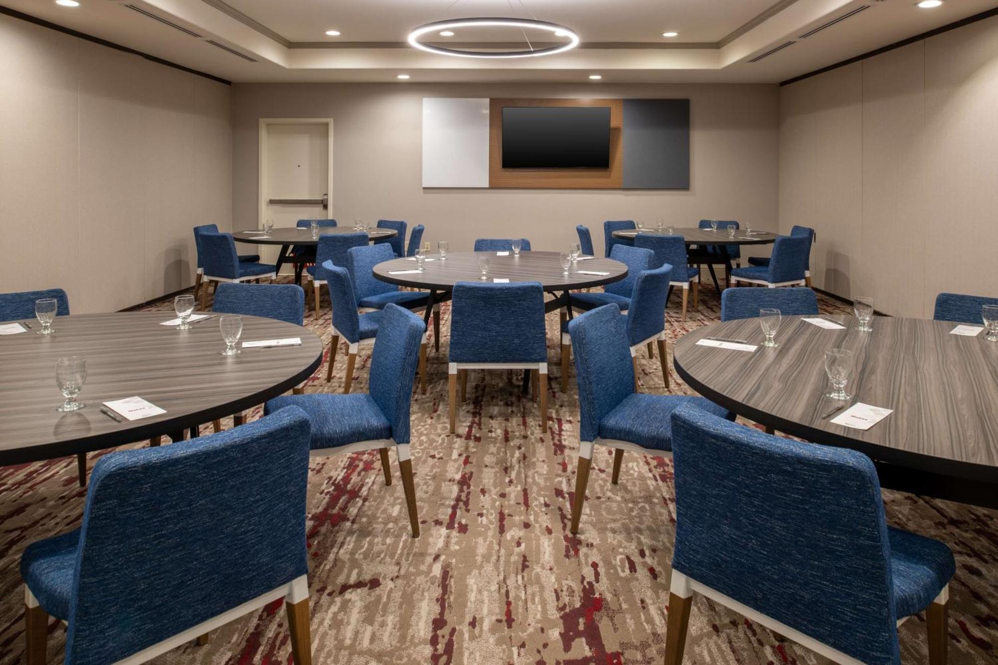 Hilton Garden Inn Fontana Dış mekan fotoğraf