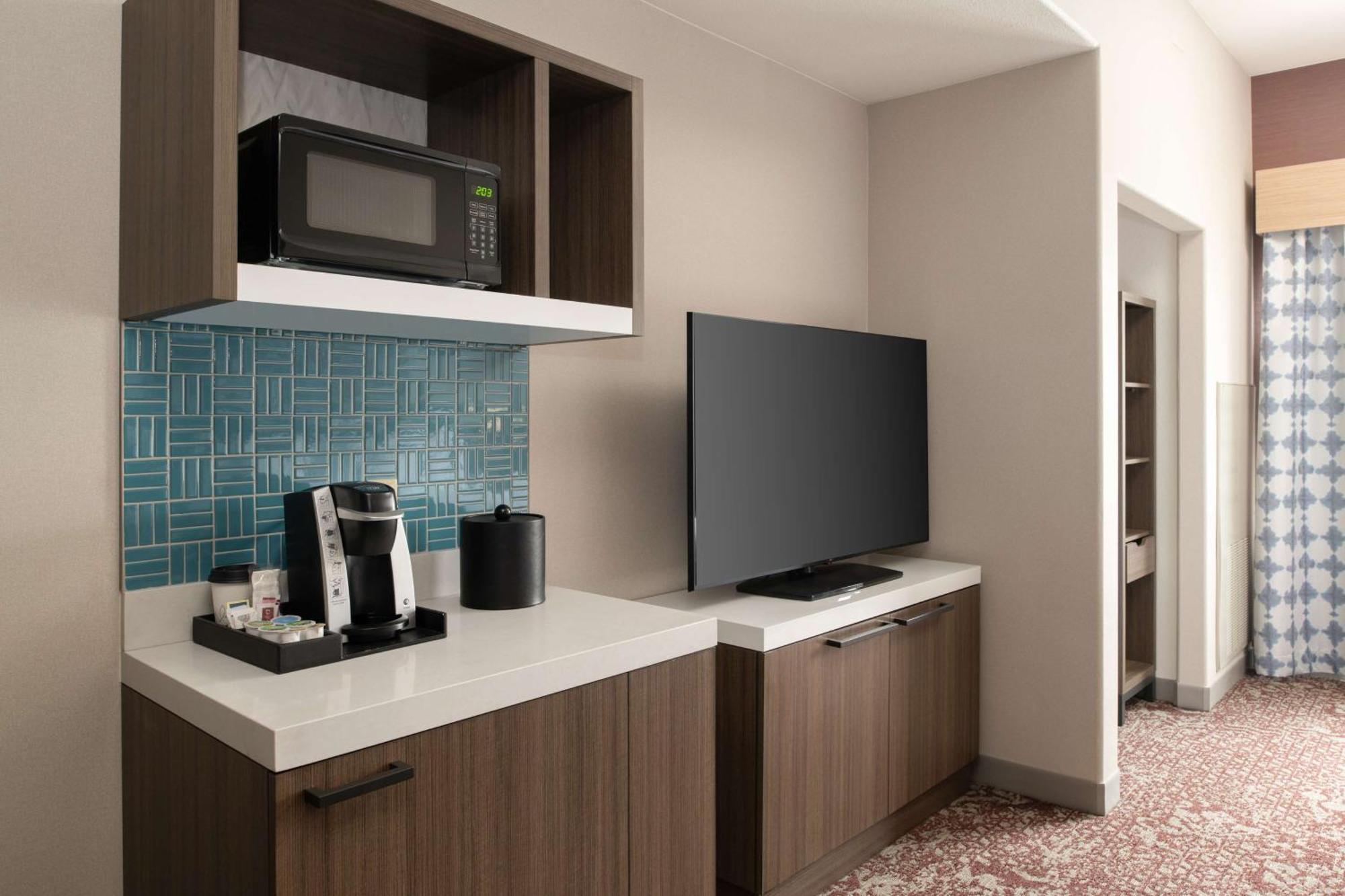 Hilton Garden Inn Fontana Dış mekan fotoğraf