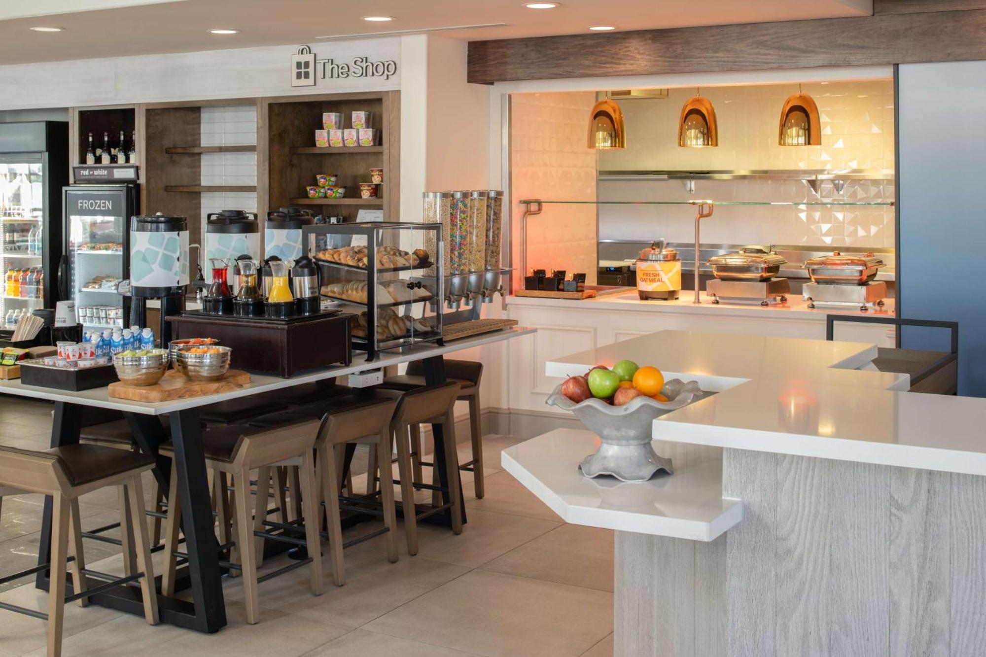 Hilton Garden Inn Fontana Dış mekan fotoğraf
